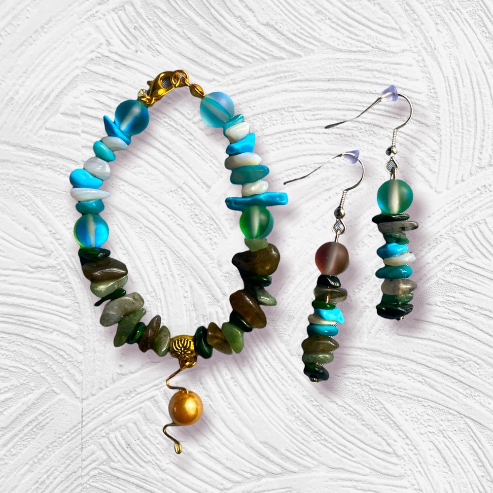 Handmade bracelet + Handmade Earrings: 2 piece set by me :)